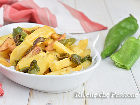 Patate fritte con peperoni